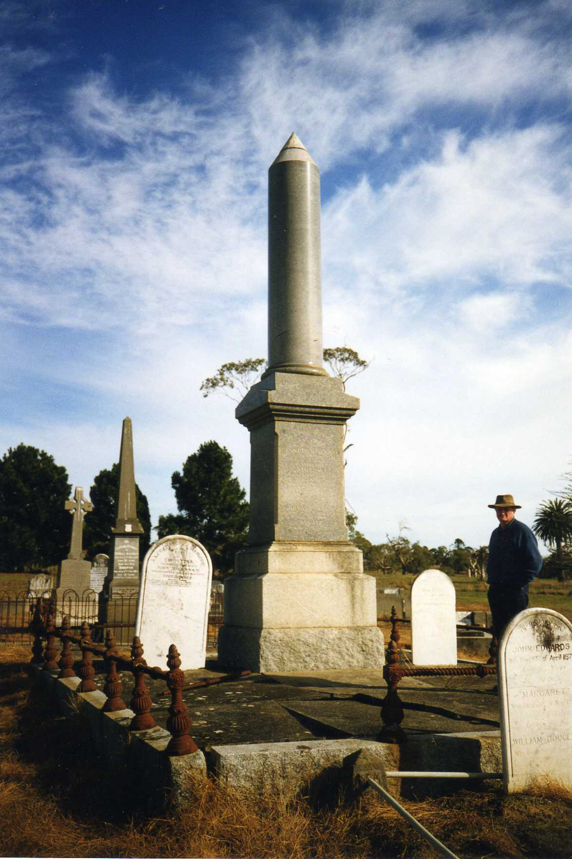 Photo of headstones/Kenneth McLennan fam monument Warncoort cem Vic